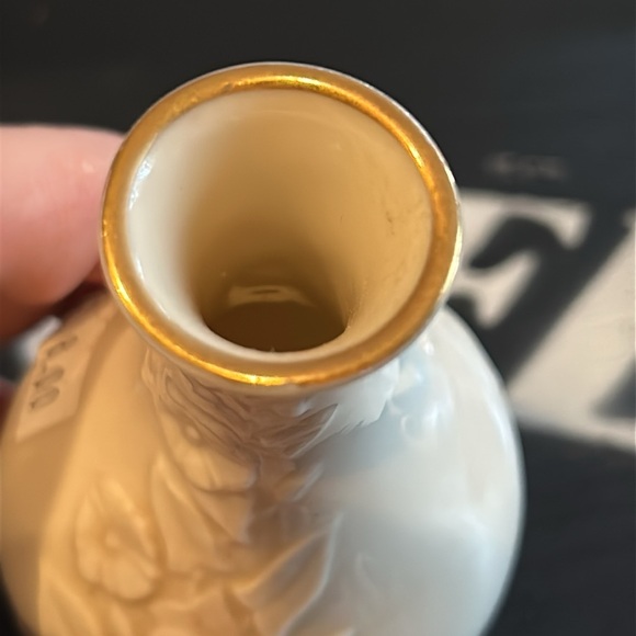 Vintage Lenox Ivory Porcelain Bud Vase - Picture 4 of 5